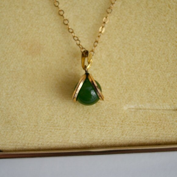 Vintage Gold Filled Genuine Jade Necklace with Box 16" Chain - Picture 4 of 5